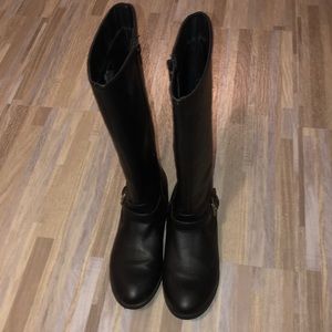Girls boots Size 4